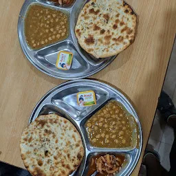 Amritsari Kulcha And Channa