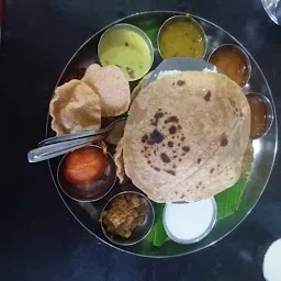 Anandan Vaasavi Vegetarian Restaurant