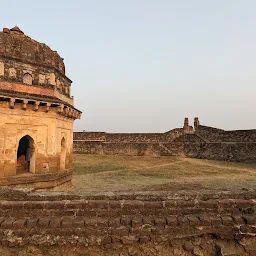 Anchaleshwar Temple & Fort