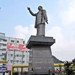 Arignar Anna Statue