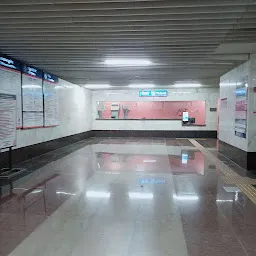 Ashram metro station