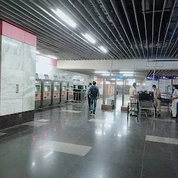 Ashram metro station