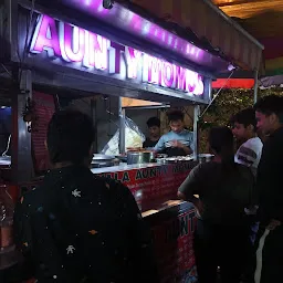 Aunty Momos