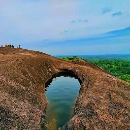 Ayiravalli Para, Inchakkadu