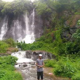 Ayyappanov Waterfalls