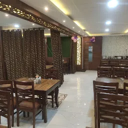 Baba Family Restaurant C/O- Hotel Shakti & Banquets