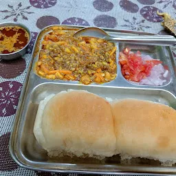 Bada Saab's Puneri Eatery