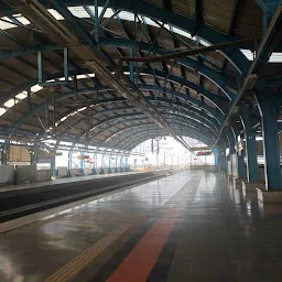 Badkhal Mor metro station