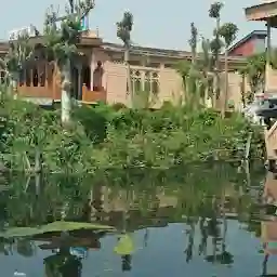 Luxury Inn Badyari Palace Houseboat (Best Srinagar Houseboats)