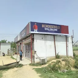 Bahadrabad bypass English wine shop