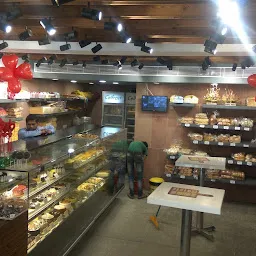 Baker's Lounge, Best Bakery In Tricity