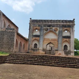 Barid Shaahi Tombs