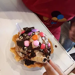 Basant Ice Cream Cafe