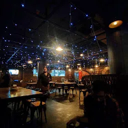 #BBi Booze Buzz Inhouse | Cocktail bar and Restaurant