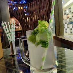 #BBi Booze Buzz Inhouse | Cocktail bar and Restaurant