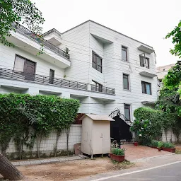BedChambers Serviced Apartments Sushant Lok