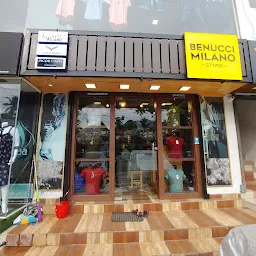 BENUCCI MILANO STORE