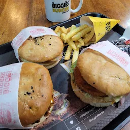 Biggies Burger: Vasant Market