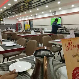 Biryani Brews Veg Non-veg Family Restaurants near me in Ranjit Avenue, Amritsar