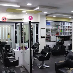 Black & Blonde salon