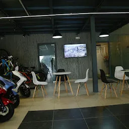 BLive EV Store (Satat innovators - Kawale Motors)