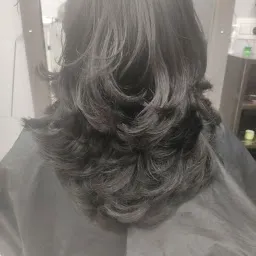 Blonde Studio- hair cut unisex saloon