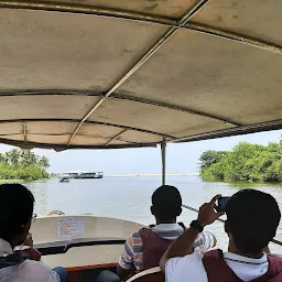 Boat ride poovar