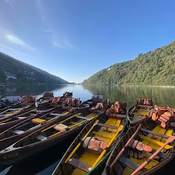 Boat Stand Tallital, NAINI LAKE