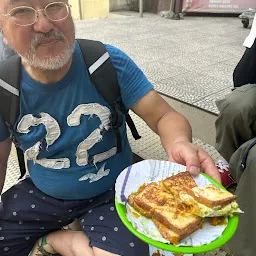 Bread omelet & Chicken Sandwiches stalls