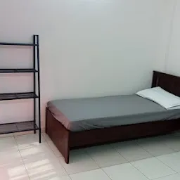 Bunk Women's Co-Living (Girls Hostel)