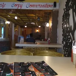 C3 Cafe_cozy_conversation_