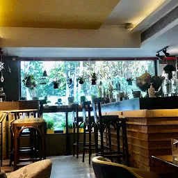 Café Delhi Heights