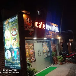 CAFE TOWNLIGHT