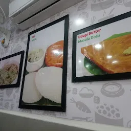 Cafe Udupi Ruchi : South Indian Restaurant in Hazratganj ; Lucknow