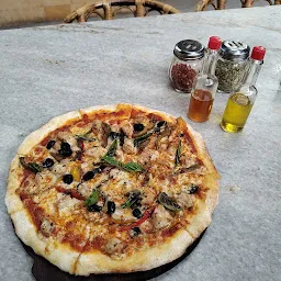 Canvas Restaurant & Pizzeria