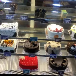 Caramella Cake Shop - Powai Naka , Satara