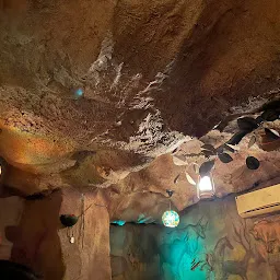 Cave-n-Dine