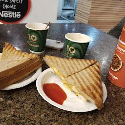 Chaayos Cafe at Fortis Hospital