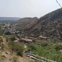 Chamunda Mata Ji Ka Mandir, Aachrol Thehsil-Amer, Jaipur. 303002
