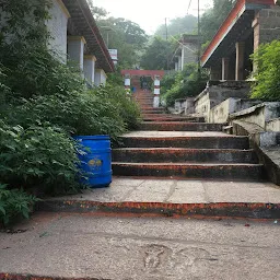 Chamundi hills steps parking