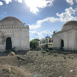 Char Gumbaz