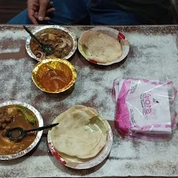 Chattru Channe Bhature Wale