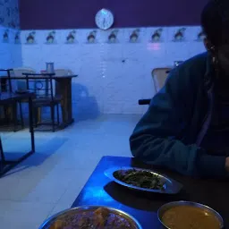 Chauhan Hotel (Pure Veg)