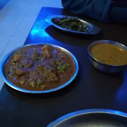 Chauhan Hotel (Pure Veg)