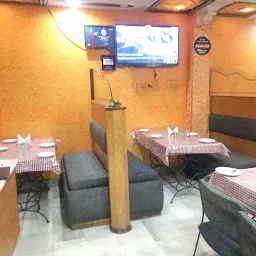 Chawlas Family Restaurant - Raja Park