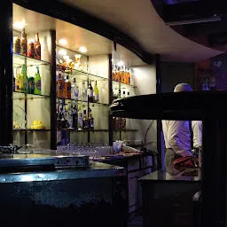 Cheers Bar & Restaurant - bar and restaurant in varanasi