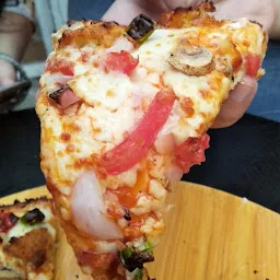 Cheezy Delight Pizza