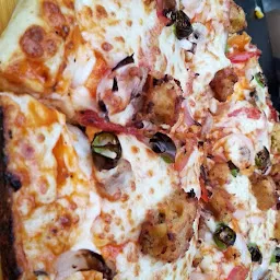 Cheezy Delight Pizza