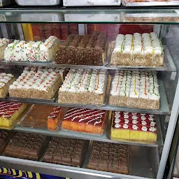 Chennai hot puffs bakery