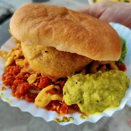 Chennai Vada Pav King